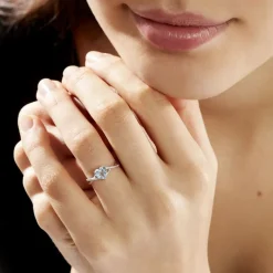 Bague Clothilde Or Blanc Topaze Et Oxyde De Zirconium