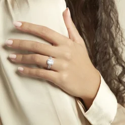 Bague Solitaire Accompagn啪 Or Blanc Addy Oxyde De Zirconium