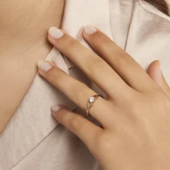 Bague Solitaire Alexine Or Jaune Oxyde De Zirconium