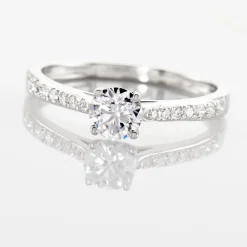Bague Solitaire Hemera Or Blanc Diamant Synthetique