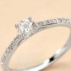 Bague Solitaire Hemera Or Blanc Diamant Synthetique