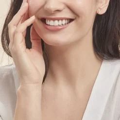 Boucles D'oreilles Puces Enimia Motif V Or Jaune Oxyde De Zirconium