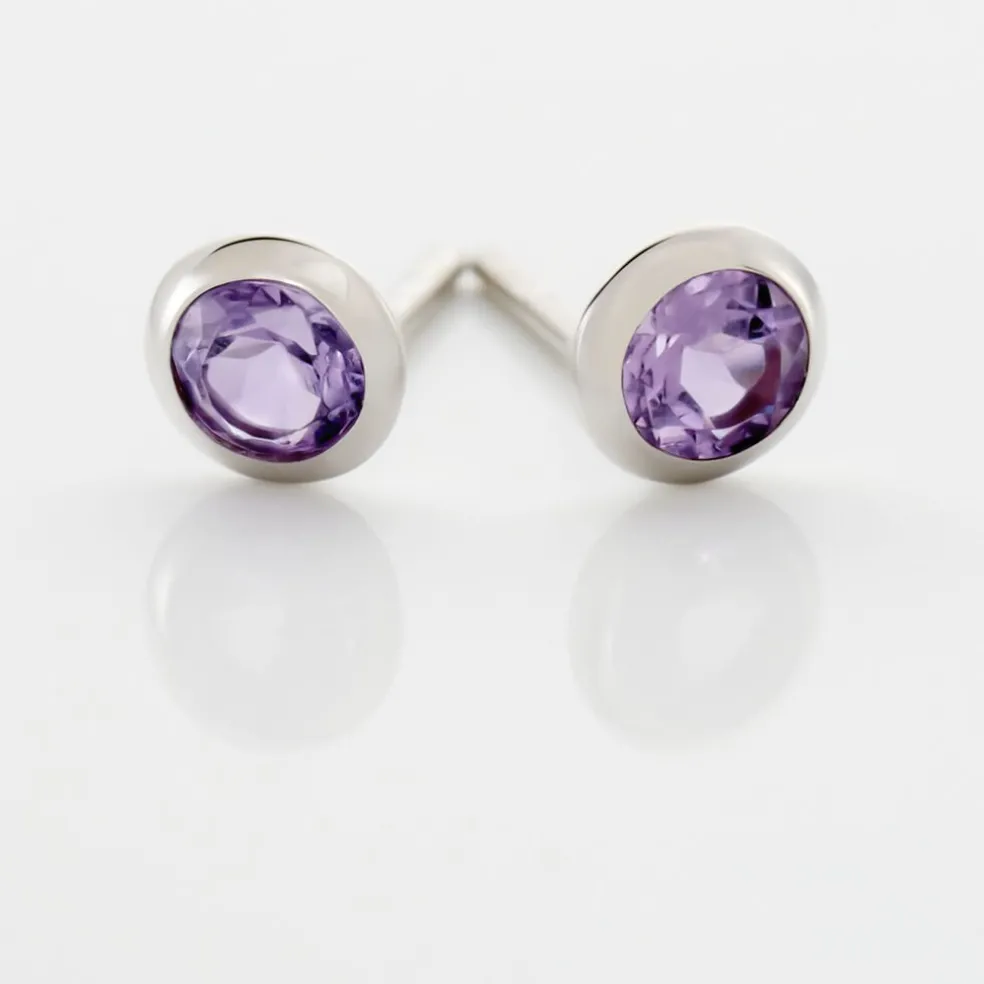 Boucles D'oreilles Puces Edy Serti Clos Or Blanc Amethyste