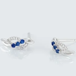 Boucles D'oreilles Puces Rosalyne Or Blanc Saphir Et Diamant