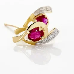 Boucles D'oreilles Puces Sagesse Or Jaune Rubis Et Diamant