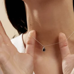 Collier Angelika Or Blanc Saphir Et Diamant